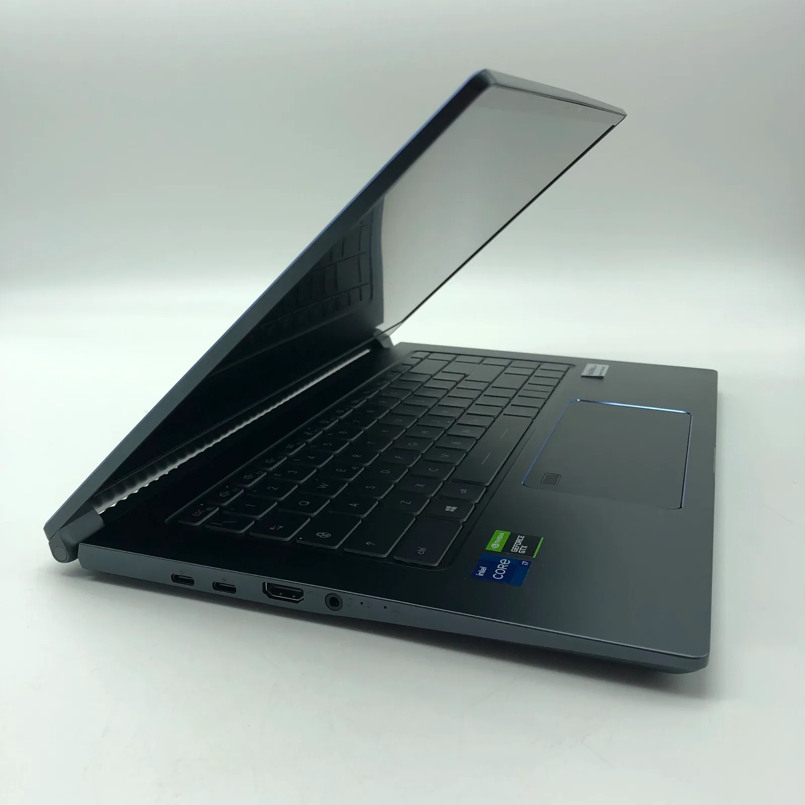 MSI Prestige 15 Ricondizionato (15.6" pollici, i7 14-core, 16GB, 1TB, GTX 1650 4GB) Windows 11 - Eccellente, fotografia 4