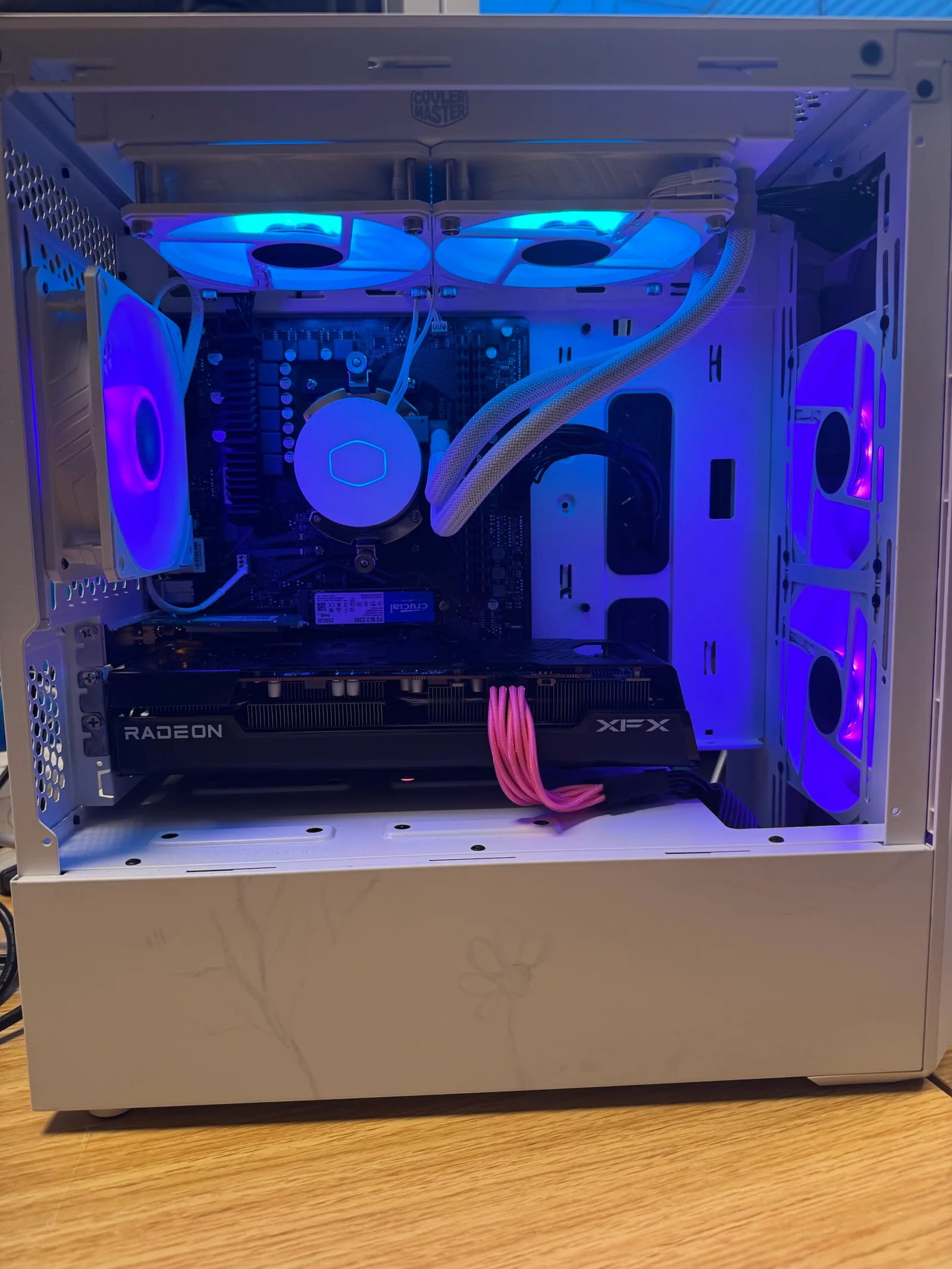 PC Gaming Ricondizionato Assemblato Gigabyte (Ryzen 5 6-core, 16GB, RX 6650 XT 8GB, 1.25TB) - Windows 11 - Ottimo, fotografia 3