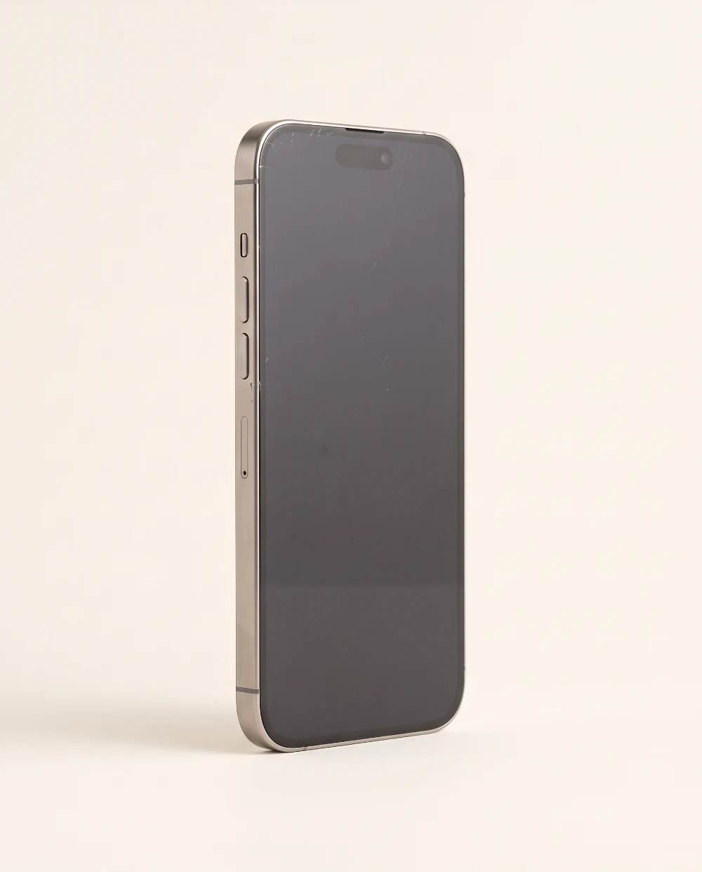 un iPhone 15 Pro titanio naturale in stato Ottimo