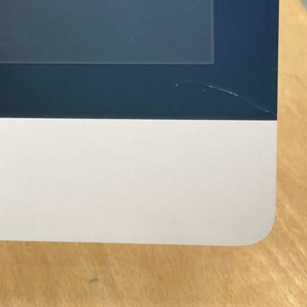 Apple iMac (Retina 5K, 27 pollici, 2020, i5 3.3GHz, 8GB RAM, 512GB SSD, AMD 4GB) Ricondizionato - <strong>[Crepa sul vetro]</strong> - Image 2