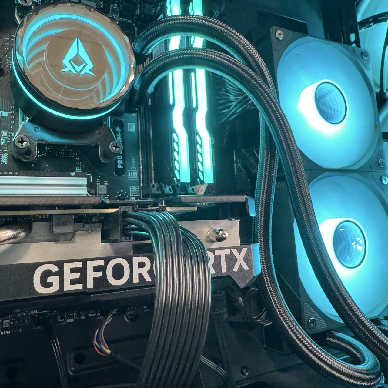 PC Gaming Assemblato Ricondizionato MSI (Ryzen 7 8-core, 32 GB, RTX 4060 Ti 16GB, 2TB) - Windows 11 - OTTIMO - Image 4
