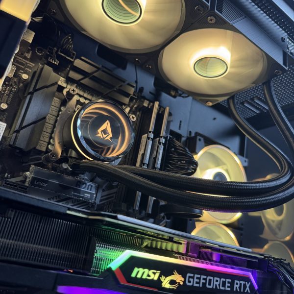 PC Gaming Ricondizionato GIGABYTE MSI (i9 8-core, 32GB RAM, RTX 2080 8GB) - Windows 11 - Eccellente - Image 3