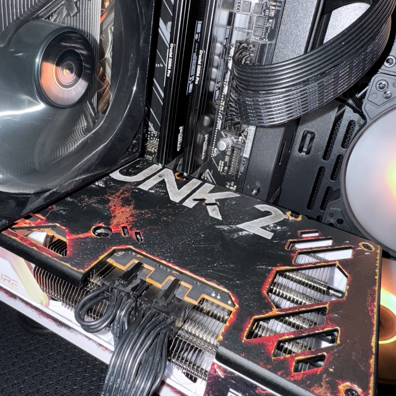 PC Gaming Ricondizionato assemblato ASRock (Ryzen 7 8-core, Radeon RX 7700 XT 12GB, 32GB, 3TB) - Windows 11 - Eccellente - Image 7