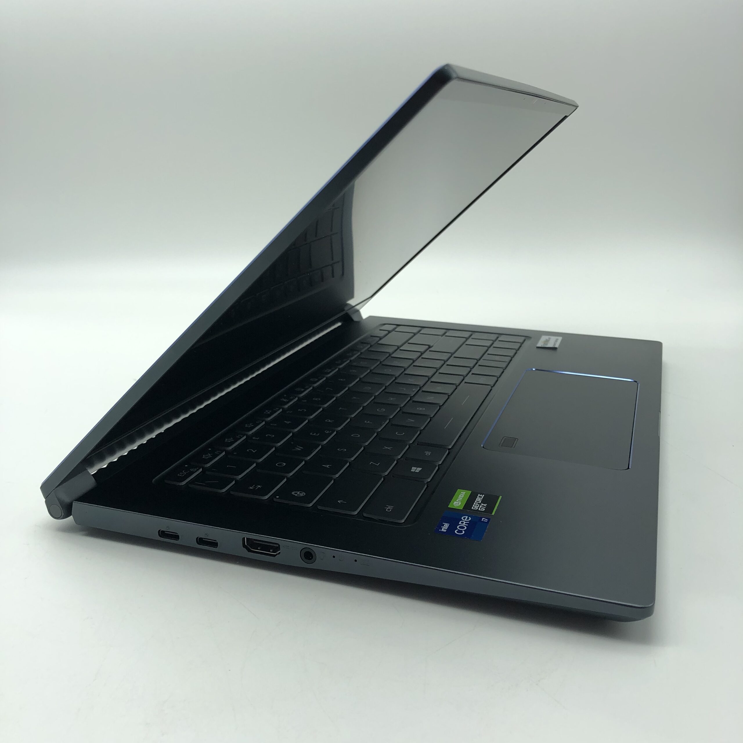 MSI Prestige 15 Ricondizionato (15.6" pollici, i7 14-core, 16GB, 1TB, GTX 1650 4GB) Windows 11 - Eccellente - Image 4